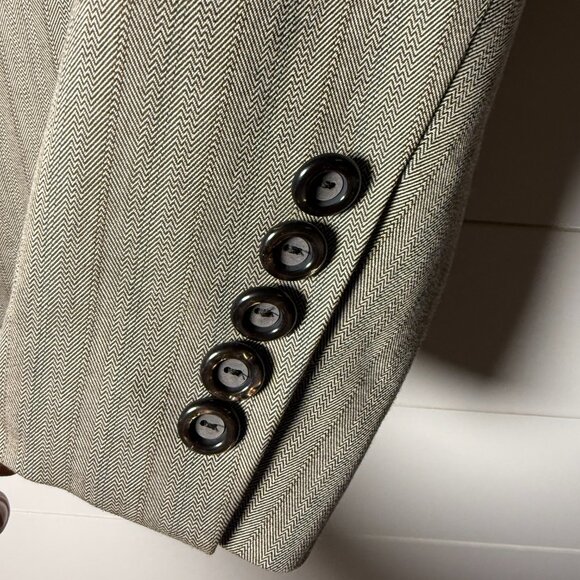 Austin Reed Ladies Vintage (3) Button Luxury Blazer Size 4, Brown Herringbone - Picture 5 of 9